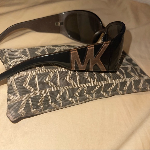 VINTAGE MICHAEL KORS SUNGLASSES - Picture 3 of 5